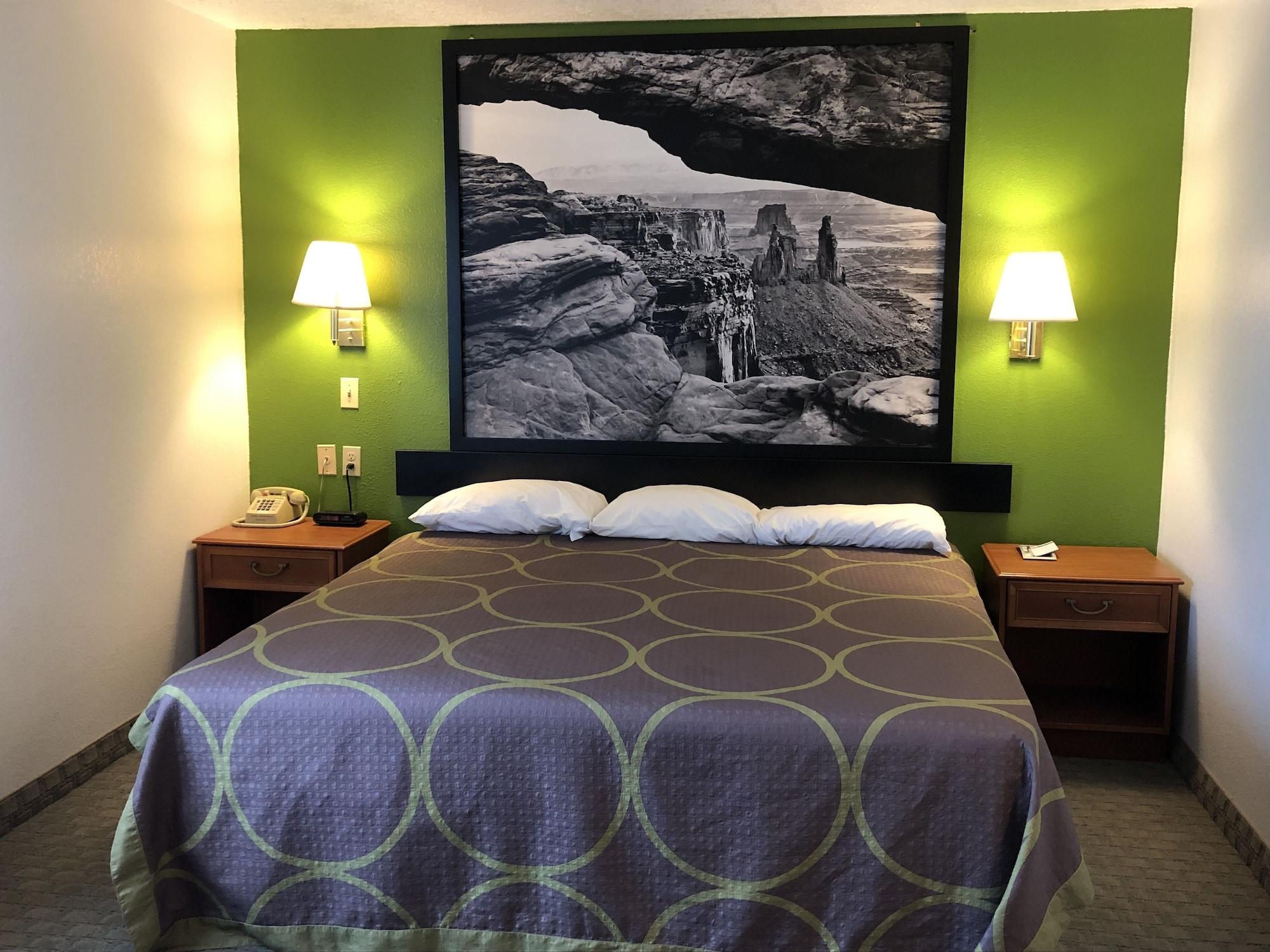 Super 8 By Wyndham Price Motel Luaran gambar