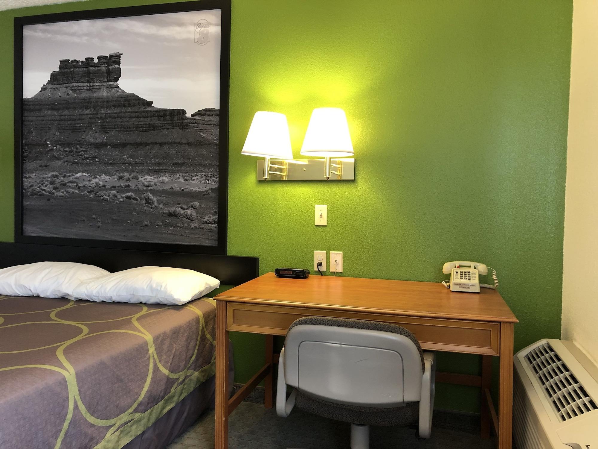 Super 8 By Wyndham Price Motel Luaran gambar