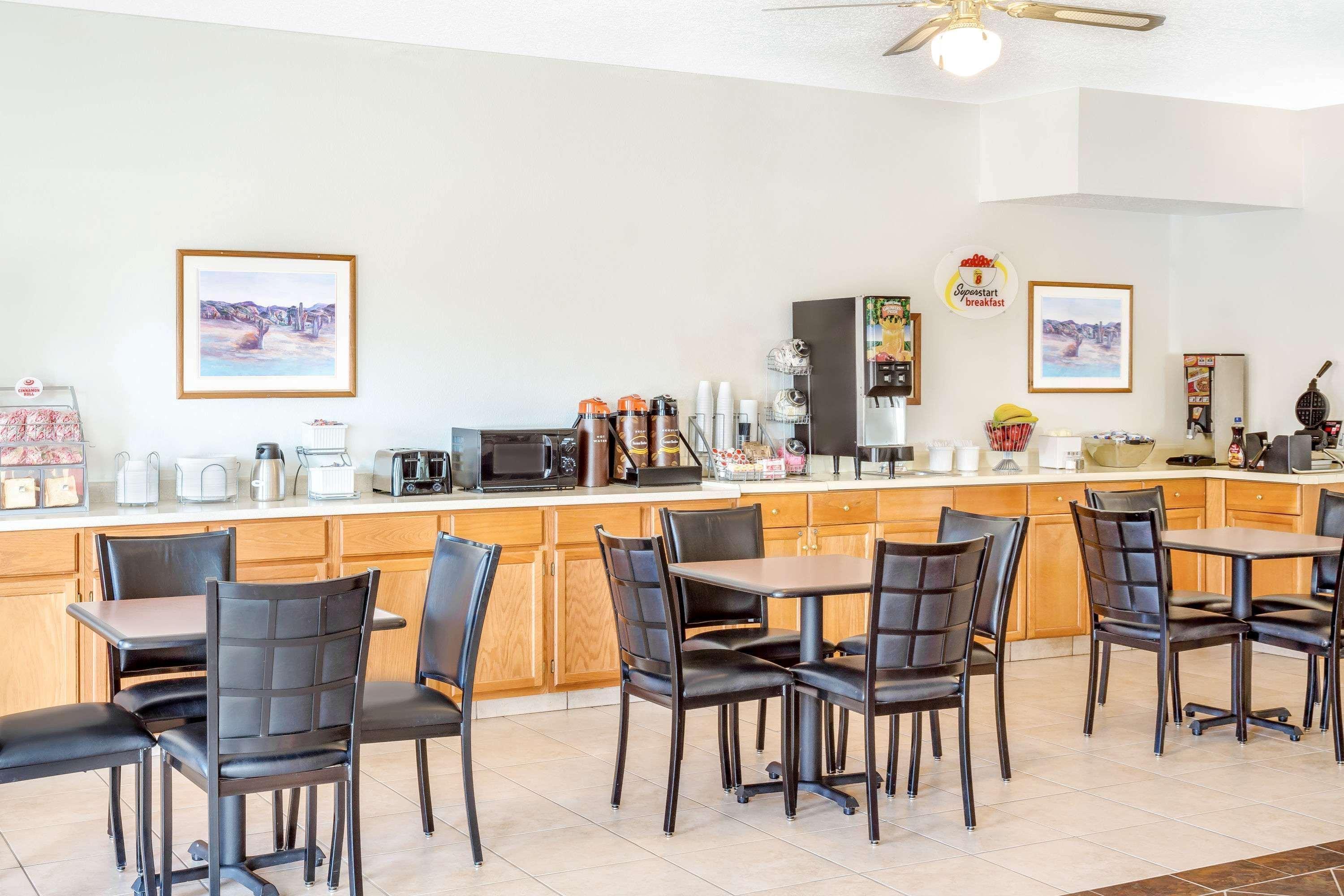 Super 8 By Wyndham Price Motel Luaran gambar