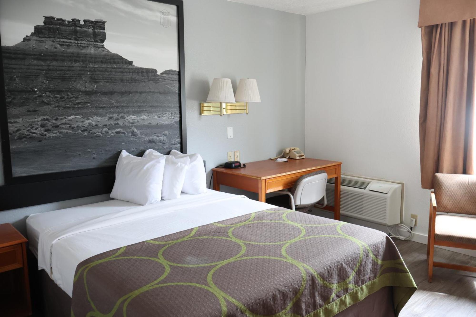 Super 8 By Wyndham Price Motel Luaran gambar