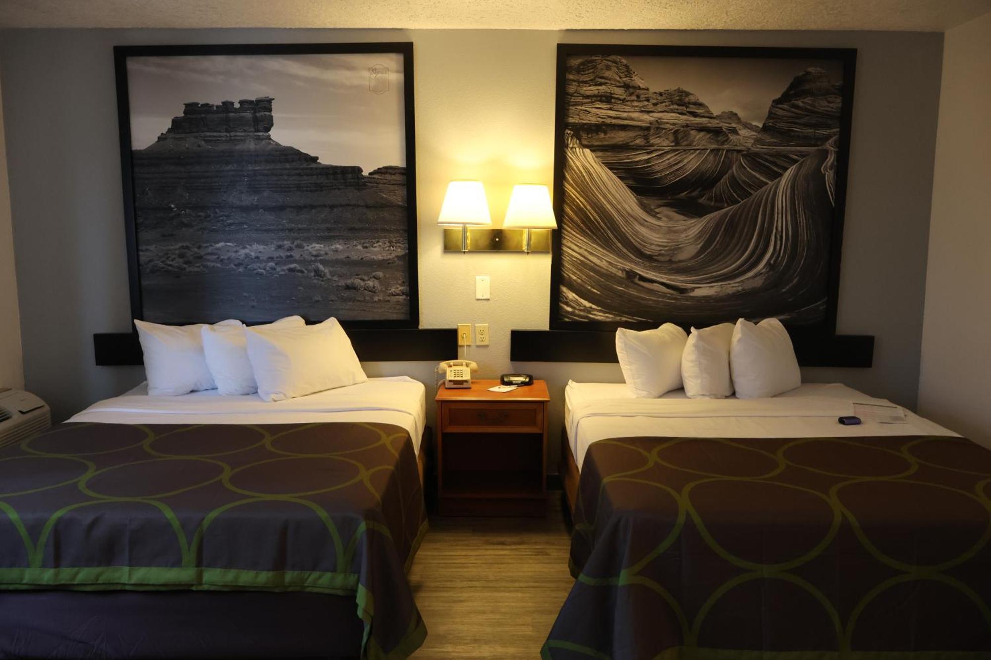 Super 8 By Wyndham Price Motel Luaran gambar