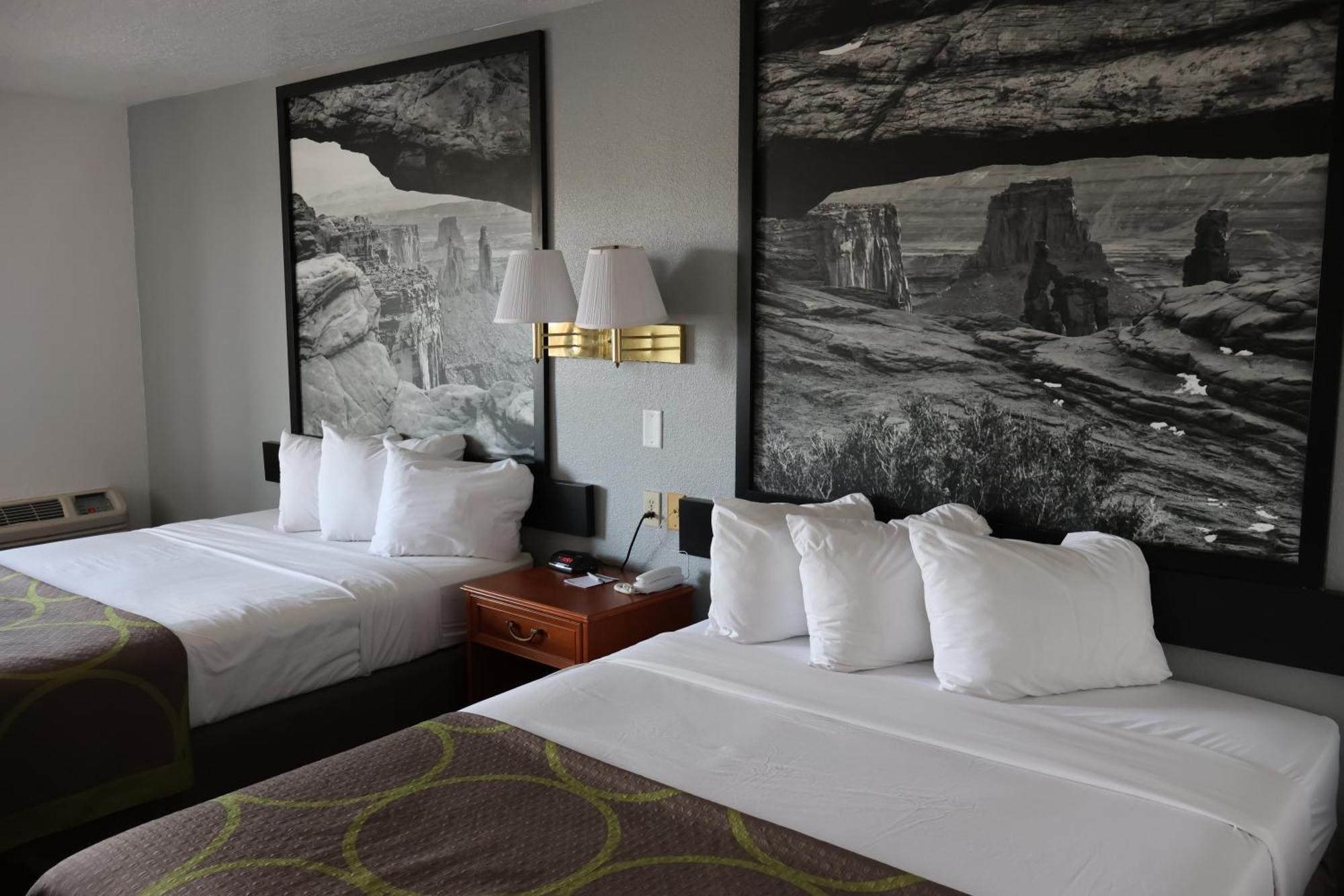 Super 8 By Wyndham Price Motel Luaran gambar